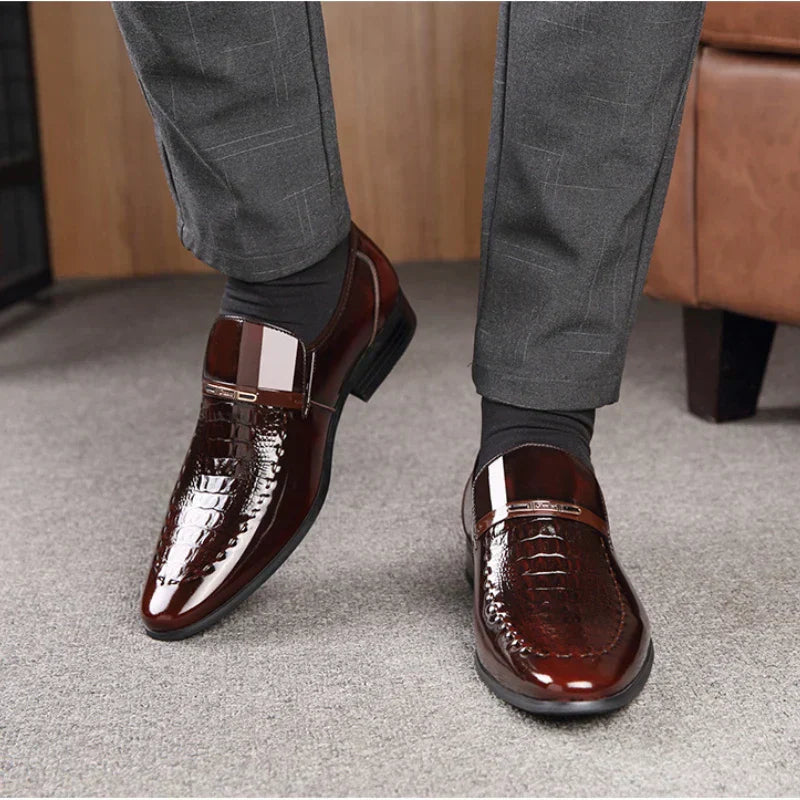 Zapatos de lujo para hombres de negocios con punta estrecha